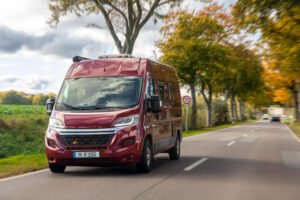 Lloguer de Furgonetes i Vehicles a Andorra i València | 123Renting Lloguer de furgonetes sense conductor a Andorra, lloguer vehicles Andorra, mudances Andorra, transport mercaderies Andorra, cotxes premium lloguer Andorra. A 123Renting som la teva solució ràpida i flexible per moure't sense complicacions a Andorra la Vella, Escaldes-Engordany, Pas de la Casa i València. 123Renting: Especialistes en lloguer de furgonetes a Andorra Transport de mercaderies, mudances completes, viatges familiars o escapades d'esquí improvisades: troba a les nostres oficines d'Andorra i València una flota moderna Mercedes-Benz, Volkswagen i Toyota adaptada a cada necessitat. Reserva en 2 minuts sense targeta de crèdit ni límit de quilòmetres. Per què triar 123Renting per al teu lloguer de furgoneta a Andorra? ✅ Sense targeta de crèdit – Només DNI, carnet i 300€ de dipòsit reversible ✅ Quilòmetres il·limitats – Ves a Barcelona, Lleida, Tolosa o on necessitis ✅ Lloguer per hores – 9-14h o 14-19h per a tasques concretes ✅ Atenció personalitzada 24/7 – WhatsApp i telèfon sempre actius ✅ Devolució anticipada amb estalvi – Si tornes abans, pagues menys​ La nostra flota de lloguer a Andorra: des de 2,5m³ fins a vehicles premium 🚐 Furgonetes de càrrega per a mudances Andorra i transport Mercedes Sprinter L2H2 (12m³) – Mudances grans, trasllats empresarials​ Sprinter L1H1 (8m³) – Mudances mitjanes, material de construcció​ Mercedes Vito Cargo (6m³) – Comerços, autònoms, repartiment diari​ Mercedes Citan Cargo (2,5m³) – Repartiment urbà, petites mudances​ 👨‍👩‍👧‍👦 Vehicles de passatgers per a grups i famílies Mercedes Vito Tourer 9 places – Grups d'esquí, famílies nombroses​ V-Class 300 4Matic Avantgarde – Trasllats executives, esdeveniments VIP​ Citan Tourer – Petits grups, trasllats familiars​ 🚗 Cotxes premium per a escapades i negocis Toyota Corolla Touring Sports Híbrid – Eficient i còmode​ Tesla Model X – Experiència elèctrica premium​ BMW Serie 2 – Compact esportiu​ Toyota Yaris – Econòmic i àgil per la ciutat​ Com funciona el lloguer de furgonetes a 123Renting Andorra text 1️⃣ Tria el vehicle perfecte a 123renting.net 2️⃣ Reserva online o WhatsApp (+376...) 3️⃣ Presenta DNI + carnet + 300€ dipòsit 4️⃣ Rep les claus i ves-te'n sense límit de km Temps total: menys de 10 minuts des de la reserva fins a sortir amb el vehicle.​ Preguntes freqüents sobre lloguer de furgonetes a Andorra ❓ Puc llogar sense targeta de crèdit? Sí, només necessites DNI o passaport, carnet de conduir vàlid i 300€ de dipòsit en efectiu.​ ❓ Hi ha límit de quilòmetres? No, quilòmetres il·limitats a tots els vehicles. Pots anar a Espanya, França o on vulguis.​ ❓ Quin és l'horari de lloguer per hores? Ofereixem dues franges: 9-14h i 14-19h, ideal per a tasques concretes sense pagar dia sencer.​ ❓ Puc tornar el vehicle abans? Sí, devolució anticipada amb bonificació proporcional als dies no utilitzats.​ Per a qui és ideal 123Renting Andorra? 🏠 Particulars Mudances Andorra la Vella → Escaldes o qualsevol parròquia Escapades familiars a Grandvalira, Vallnord, Naturlandia Trasllats a l'aeroport de Barcelona o Tolosa​ 🏪 Autònoms i comerços d'Andorra Repartiment diari per Av. Meritxell, Andorra la Vella Trasllat d'estoc per a botigues i supermercats Material per a fires i esdeveniments locals​ 🏢 Empreses i organitzacions Flotes temporals per a projectes concrets Trasllats executives amb V-Class premium Logística per a clubs esportius (UE Sant Coloma, gimnàstica...)​ 🏂 Turistes i esquiadors Vehicles 4x4 per a neu i muntanya Grups per a esquí a Pas de la Casa, Grau Roig Tesla Model X per a experiències premium​ 123Cotxe.com: Compravenda i importació de vehicles premium A més del lloguer, a 123Cotxe.com importem i exportem vehicles premium a la carta: Supercars per a col·leccionistes 4x4 i SUV per a muntanya i neu Furgonetes especials per a negocis concrets Vehicles clàssics restaurats Des d'Europa i Espanya, adaptats exactament a les teves necessitats.​ Reserva la teva furgoneta o vehicle a Andorra AVUI 📍 Oficina Andorra: [Direcció exacta] 📲 WhatsApp reserva directa: [+376 número] 🌐 Web: 123renting.net 🕒 Horari: 9-20h (7 dies/setmana) 123Renting Andorra: lloguer de furgonetes sense complicacions, sense targeta de crèdit, amb km il·limitats.​ Paraules clau principals optimitzades: lloguer furgonetes Andorra, mudances Andorra, lloguer vehicles Andorra, furgoneta sense targeta Andorra, km il·limitats Andorra, lloguer per hores Andorra, Mercedes Sprinter lloguer Andorra, Vito Tourer Andorra, Tesla Model X Andorra.​